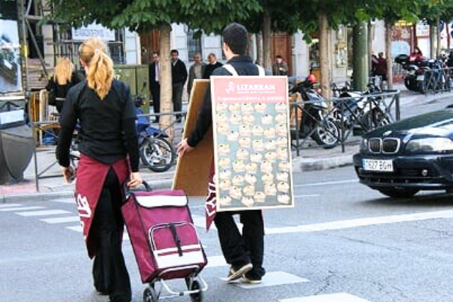 Agencia de azafatas, azafatos y promotoras en San Roque, Cádiz