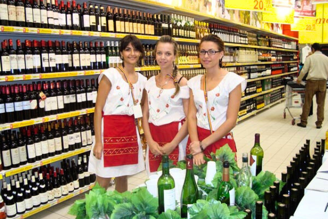 Reparto de publicidad en Montmeló, Barcelona con azafatas y promotoras