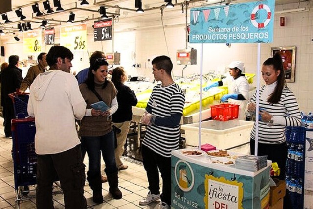 Promotores para stands en centros comerciales de La Campana, Sevilla