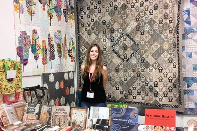 Azafatas y promotoras para stands y ferias en Rosas, Gerona