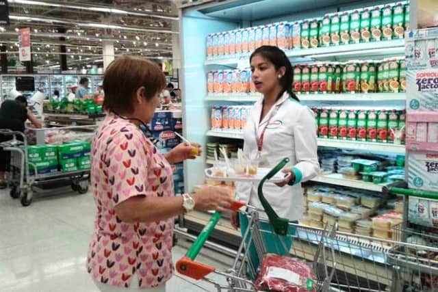 Promotoras en centros comerciales de Nigrán, Pontevedra para captar nuevos clientes