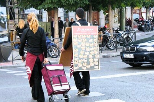 Agencia de azafatas, azafatos y promotoras en Cartaya, Huelva